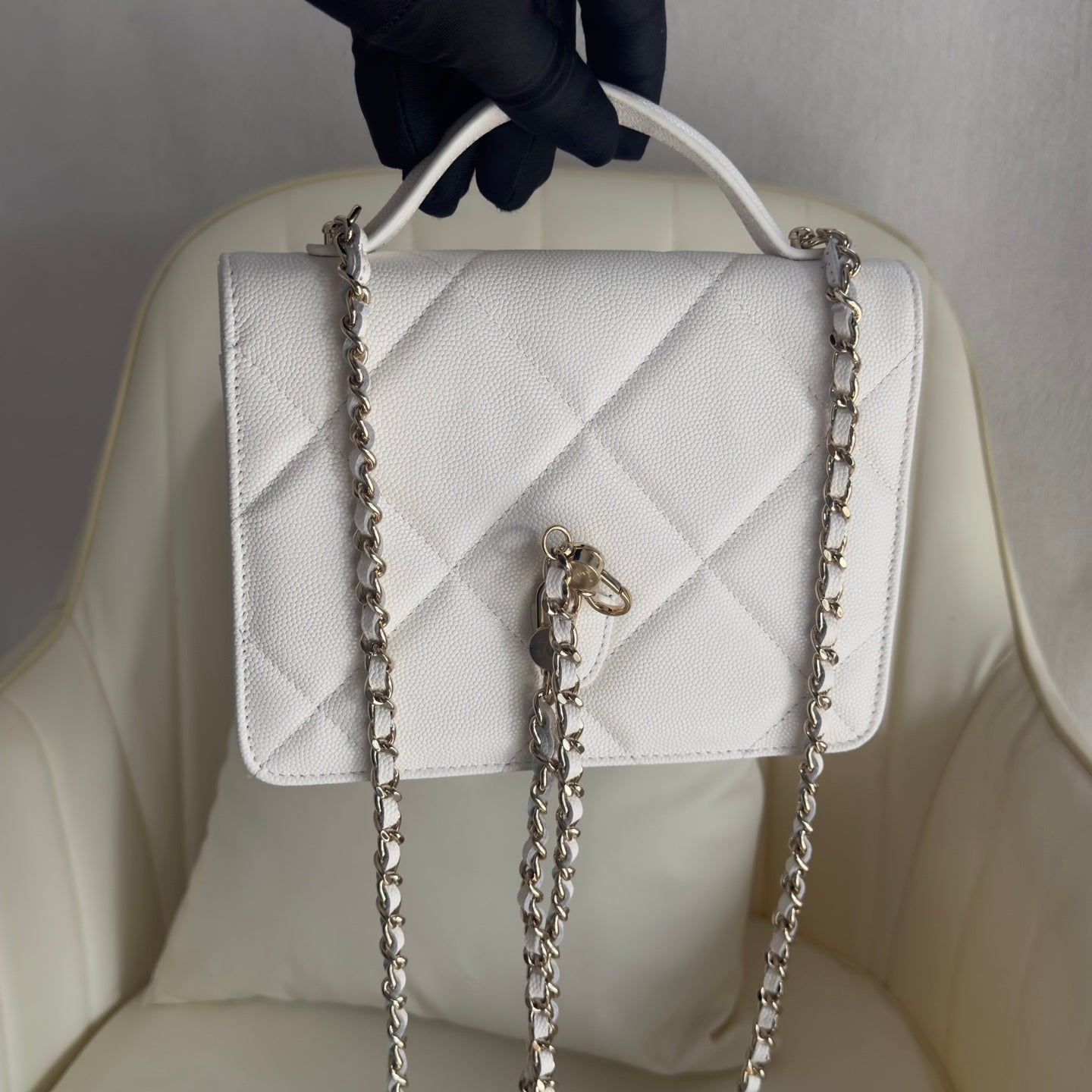 Chanel Trendy CC Top Handle Flap Bag – Caviar Deri / Altın Donanım