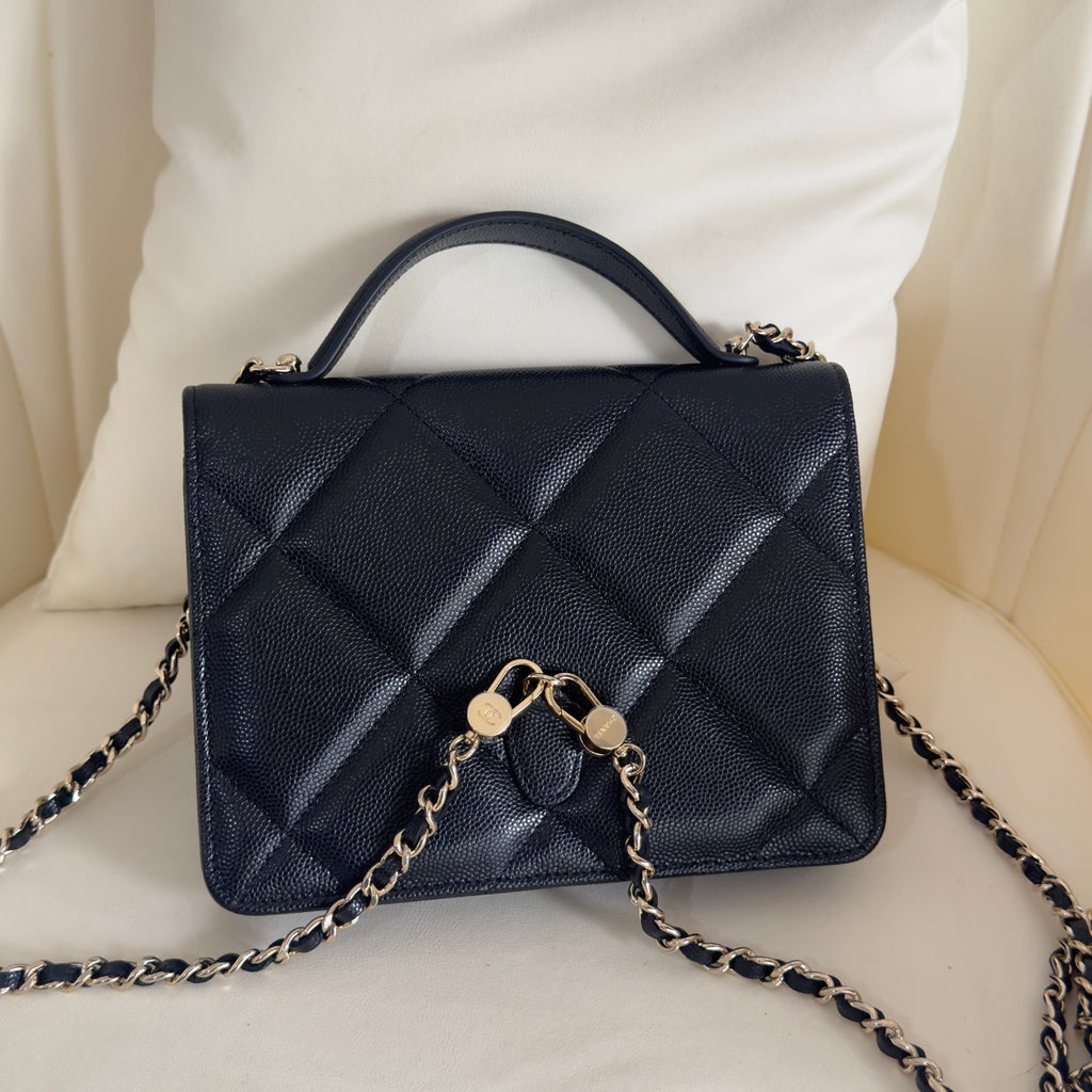 Chanel Trendy CC Top Handle Flap Bag – Caviar Deri / Altın Donanım