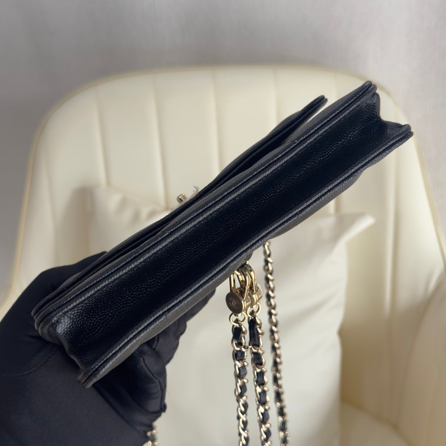 Chanel Trendy CC Top Handle Flap Bag – Caviar Deri / Altın Donanım