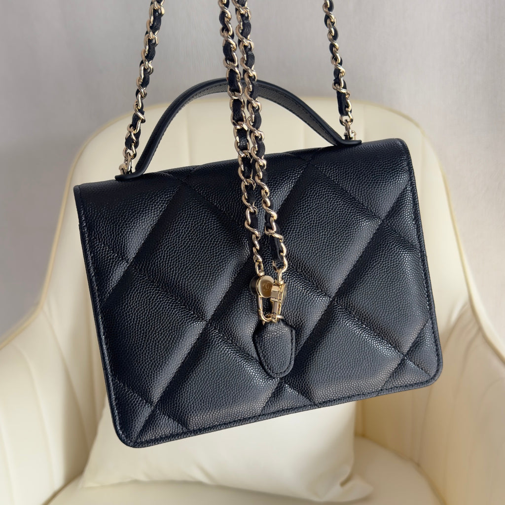 Chanel Trendy CC Top Handle Flap Bag – Caviar Deri / Altın Donanım