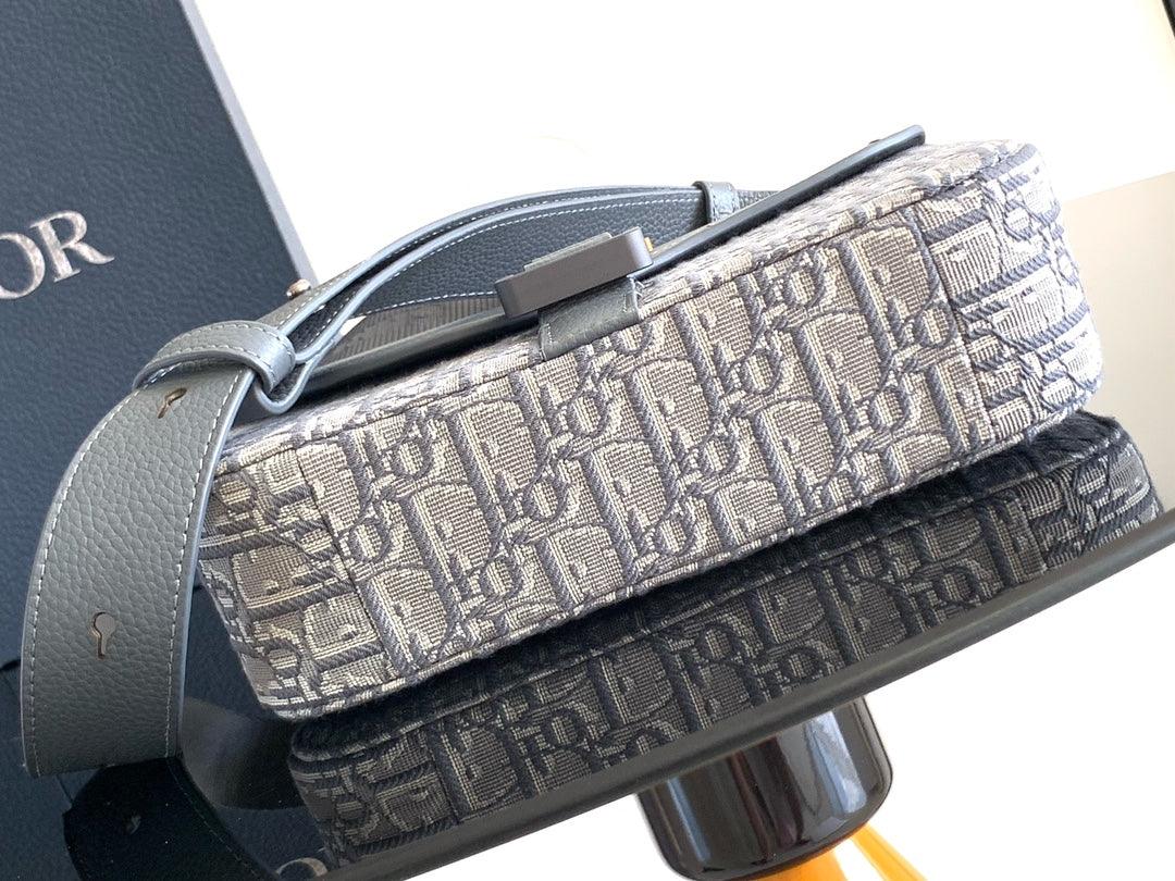 Christian Dior İmzalı Jakarlı Askılı Omuz Çantası - Glimmer of Luxury