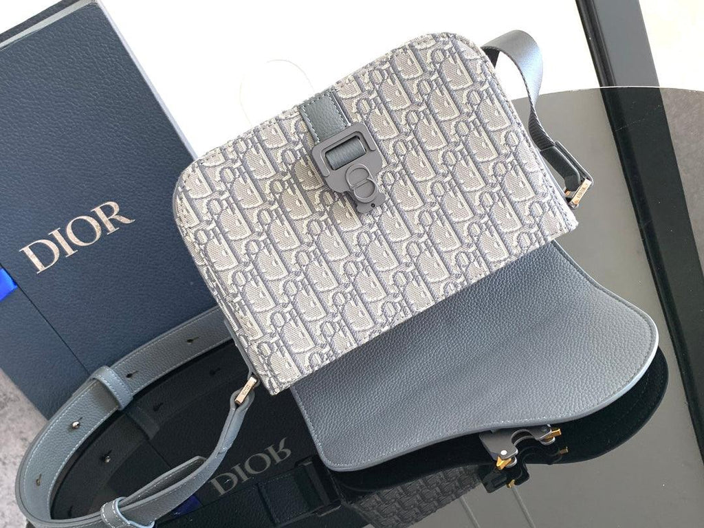 Christian Dior İmzalı Jakarlı Askılı Omuz Çantası - Glimmer of Luxury