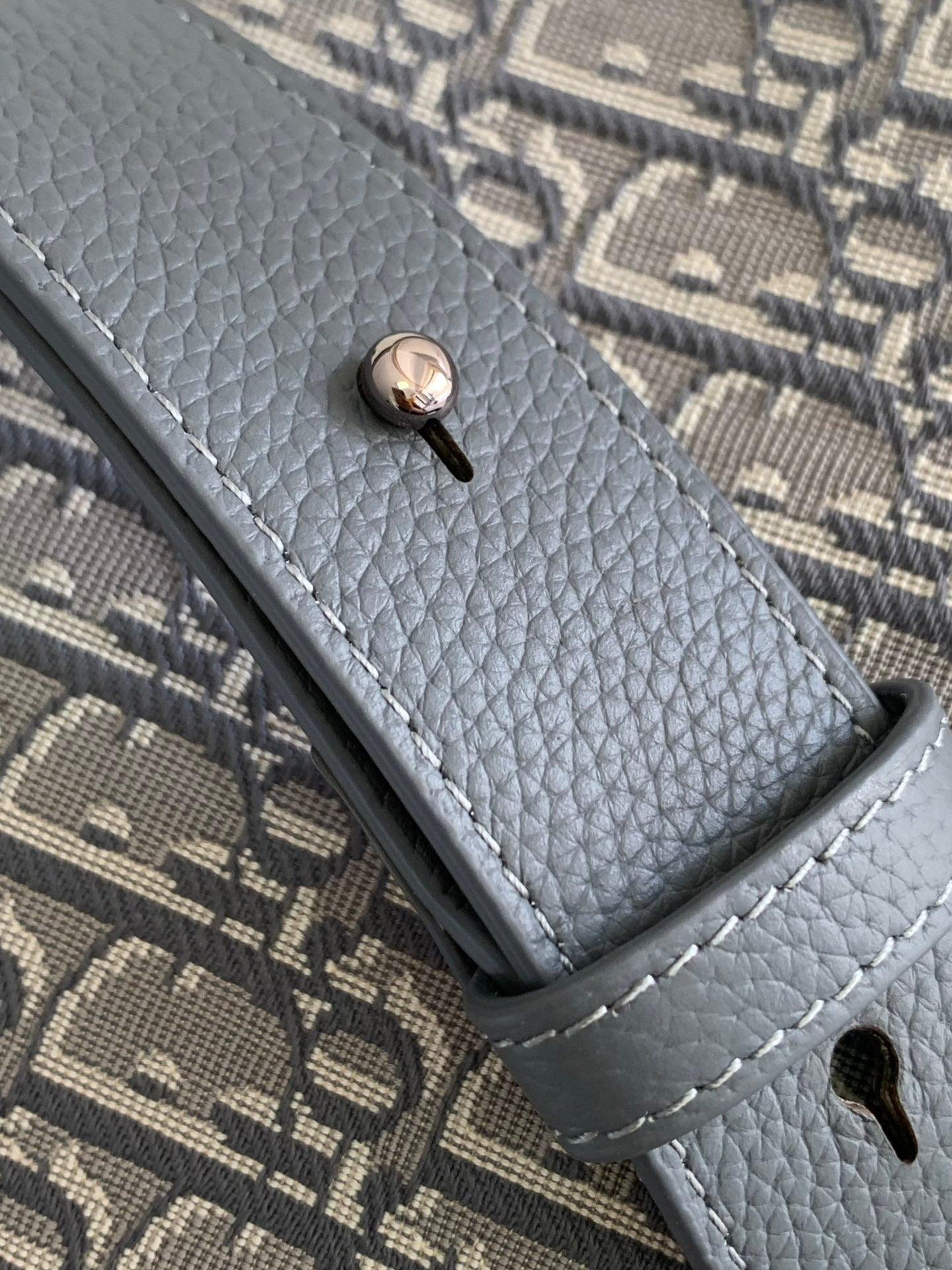 Christian Dior İmzalı Jakarlı Askılı Omuz Çantası - Glimmer of Luxury