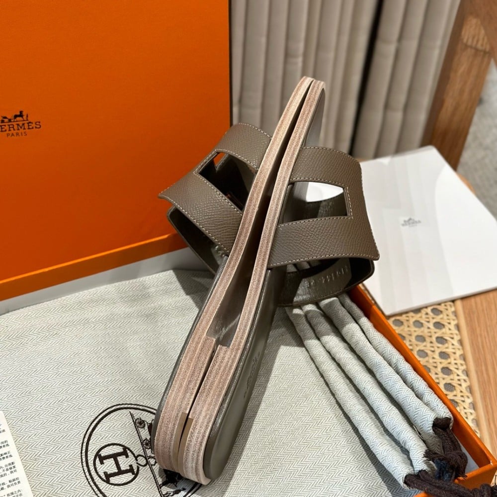 Hermès Oran Sandals Etoupe Epsom Leather