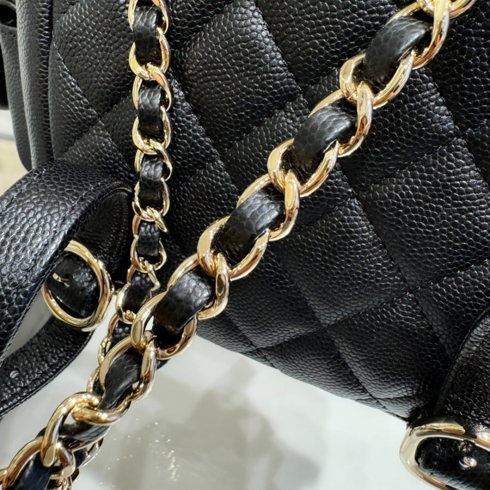 Chanel Küçük Siyah Havyar Deri Sırt Çantası - Glimmer of Luxury