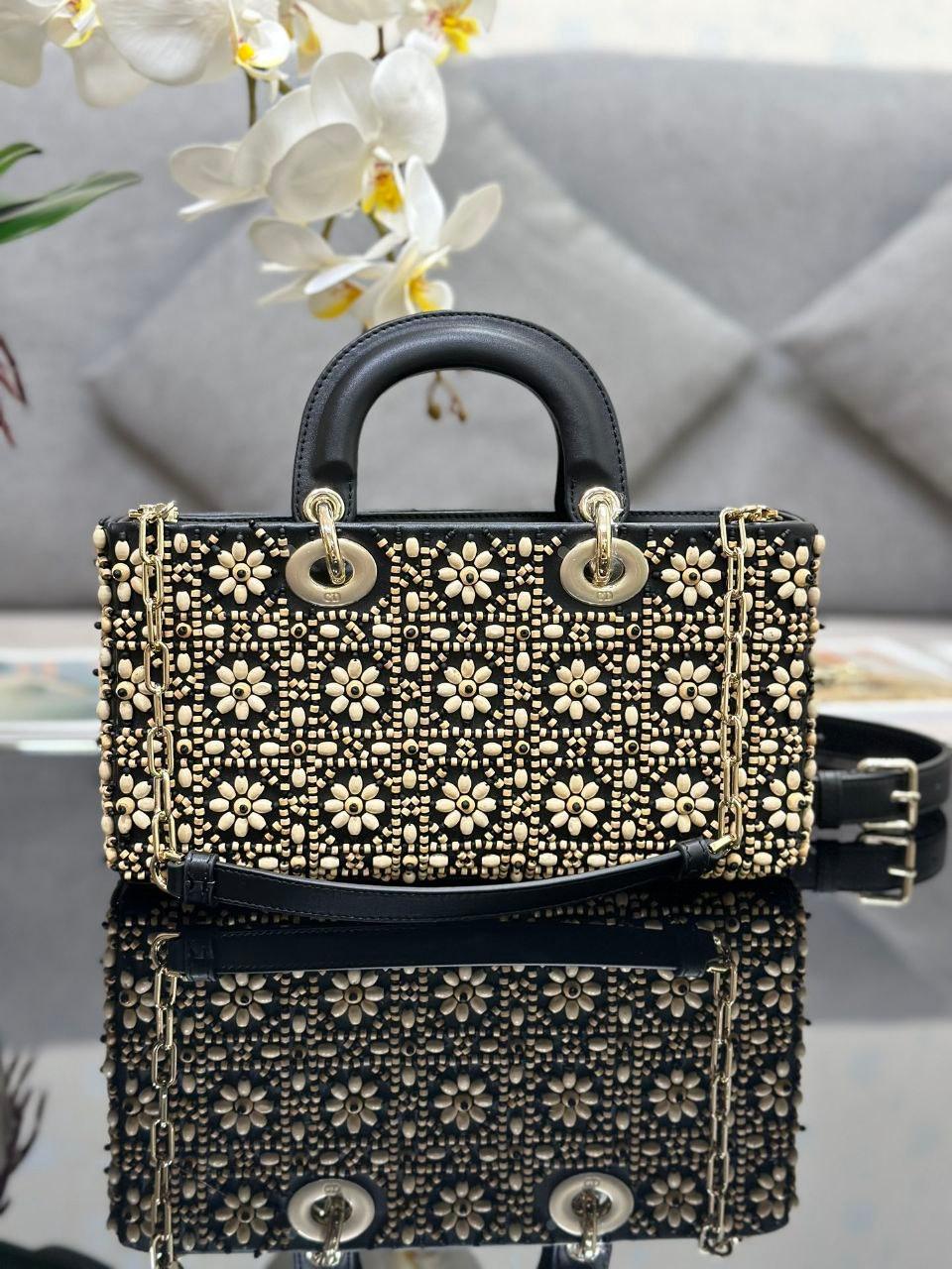 Dior Lady D-Joy Kuzu Derisi Çanta Motif Sınırlı Sayıda Üretim - Glimmer of Luxury