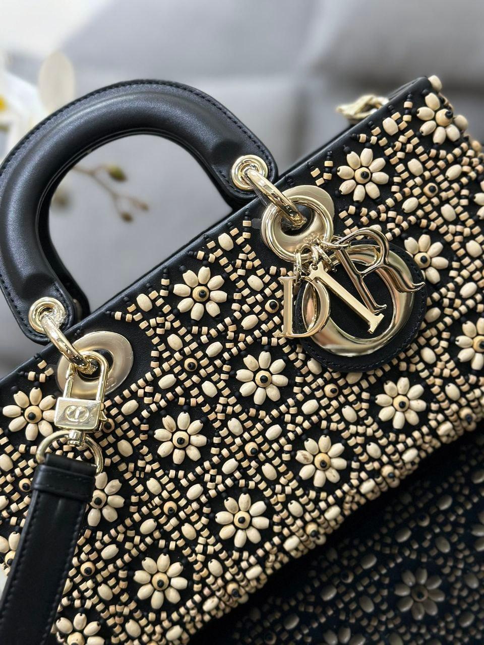 Dior Lady D-Joy Kuzu Derisi Çanta Motif Sınırlı Sayıda Üretim - Glimmer of Luxury