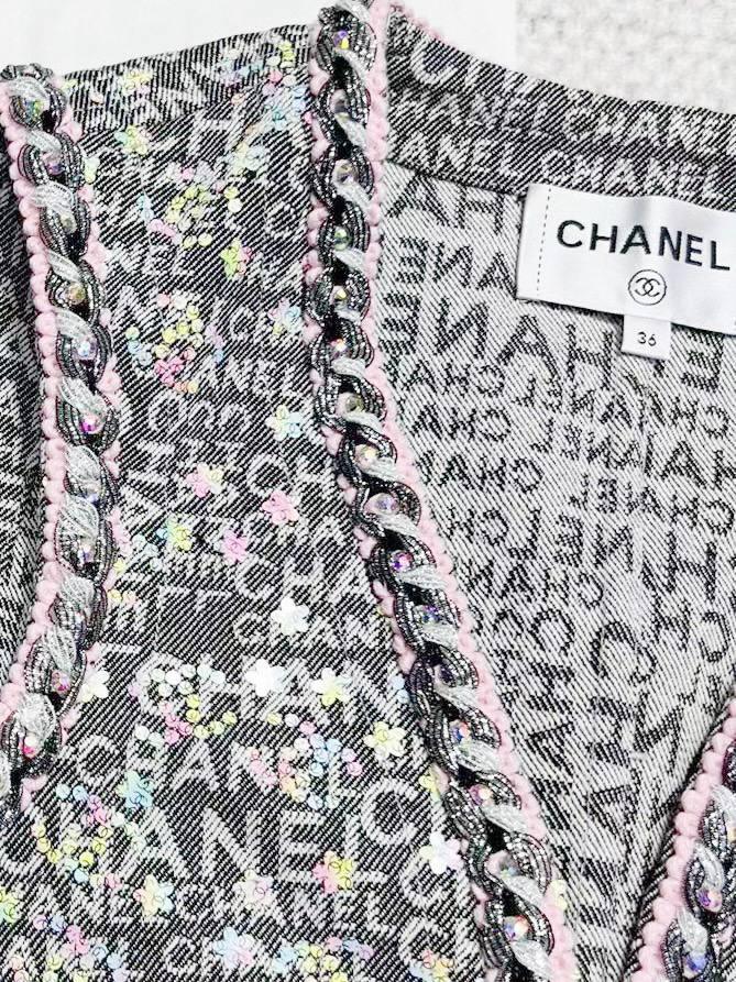 CHANEL 24C Podyum Yeleği Siyah/Ekru/Çok Renkli - Glimmer of Luxury