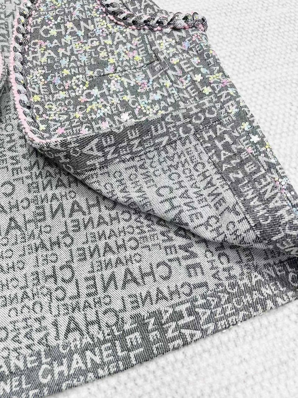 CHANEL 24C Podyum Yeleği Siyah/Ekru/Çok Renkli - Glimmer of Luxury