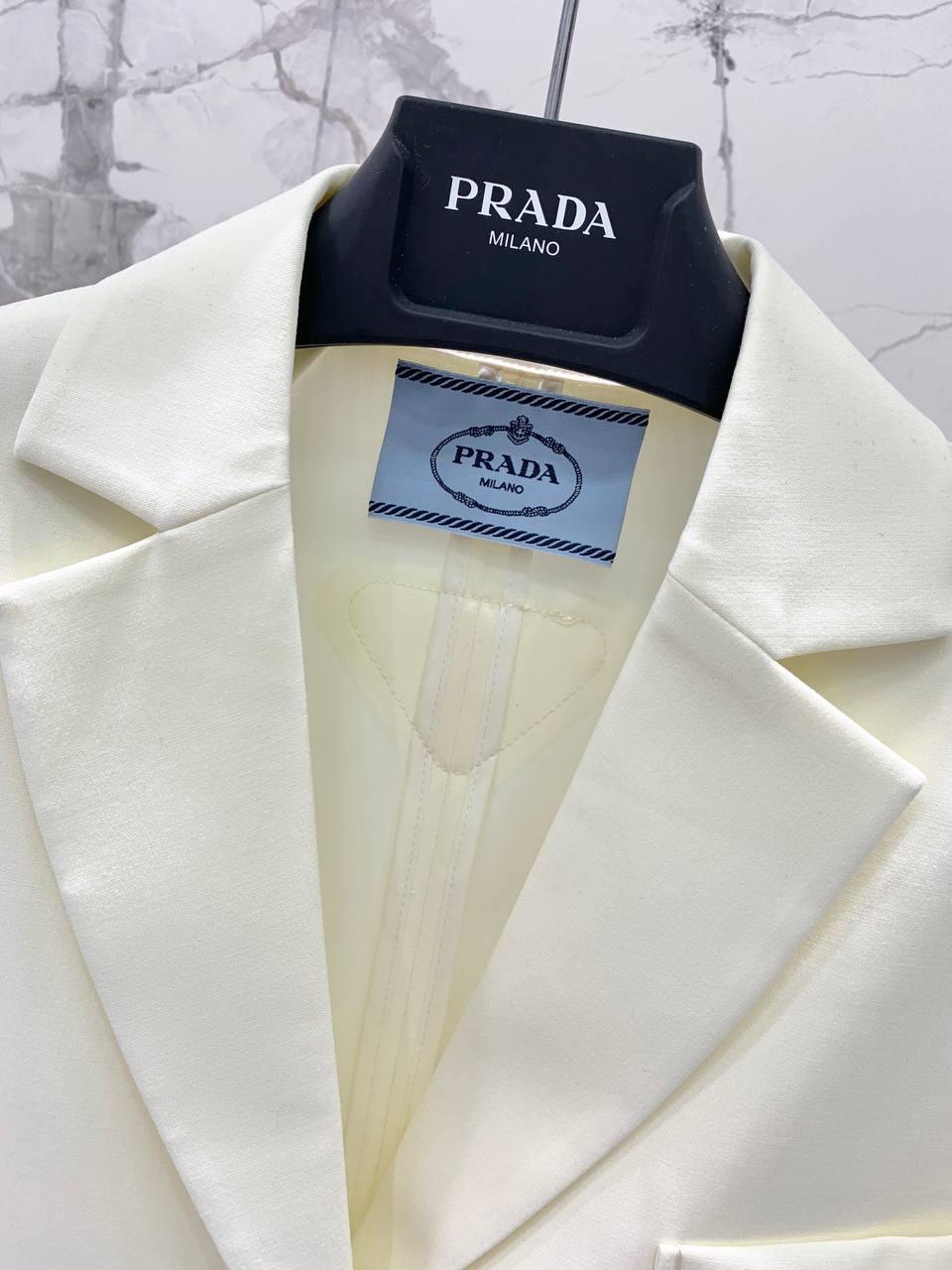 Prada Takım Elbise - Glimmer of Luxury