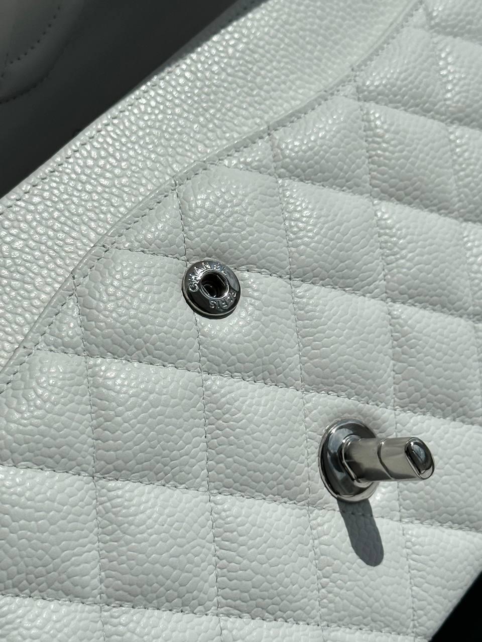 Chanel Klasik Orta Beyaz Havyar - Glimmer of Luxury