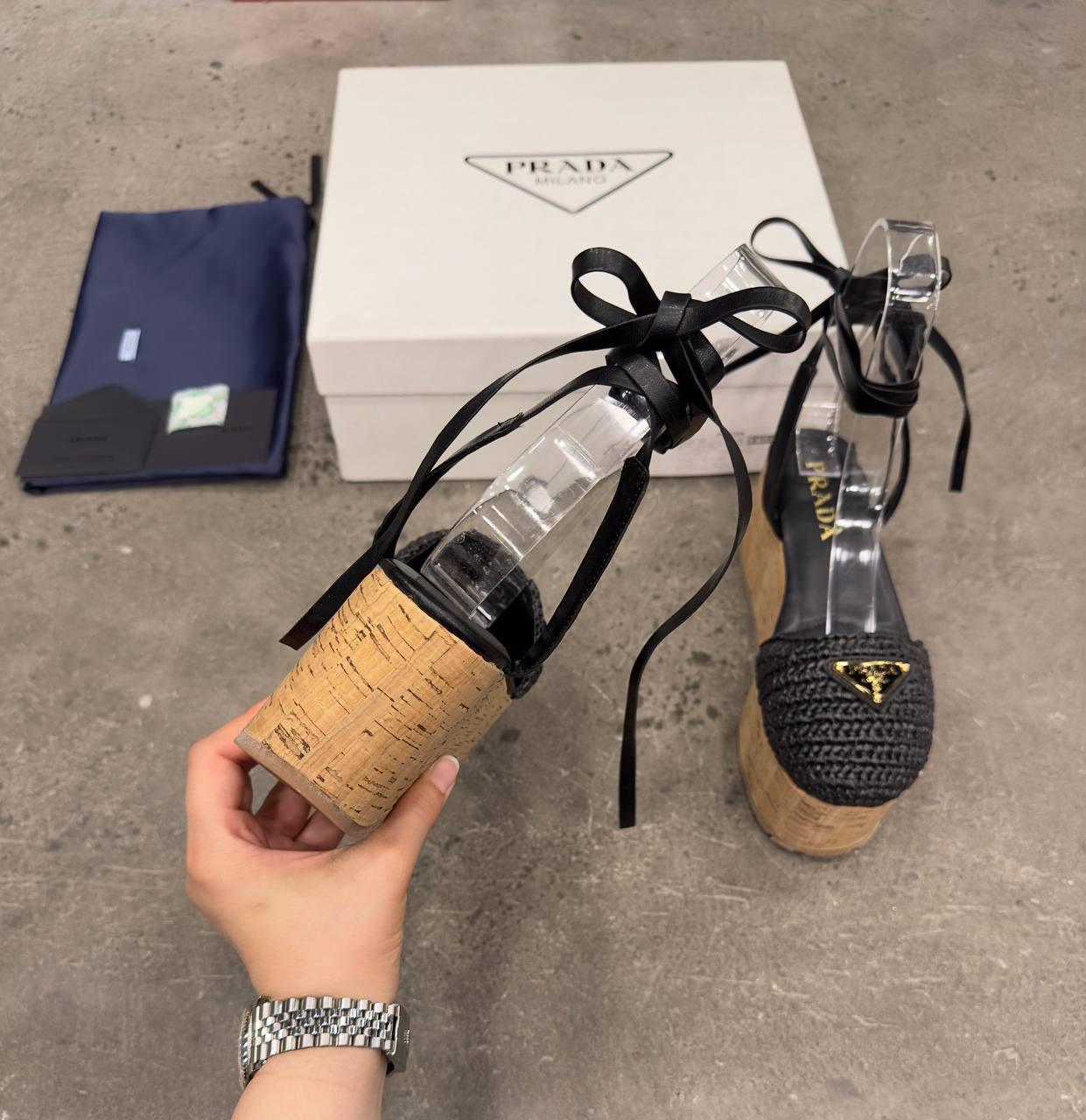 Prada Rafia Kama Topuklu Sandalet - Glimmer of Luxury