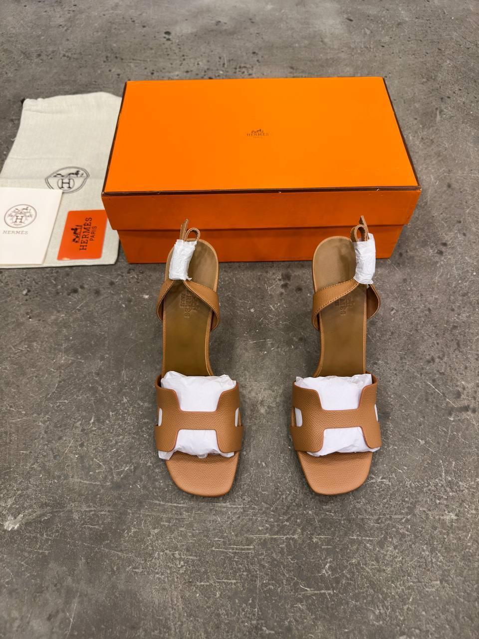 Hermès Ella 105 Sandal Altın - Glimmer of Luxury