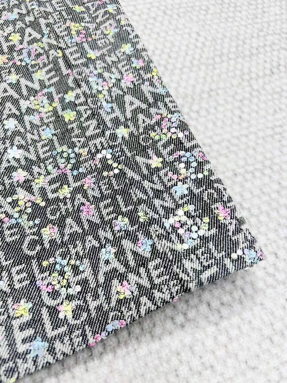 Chanel 24C Patlayıcı İşlemeli Payet logo Denim Kaşkorse - Glimmer of Luxury