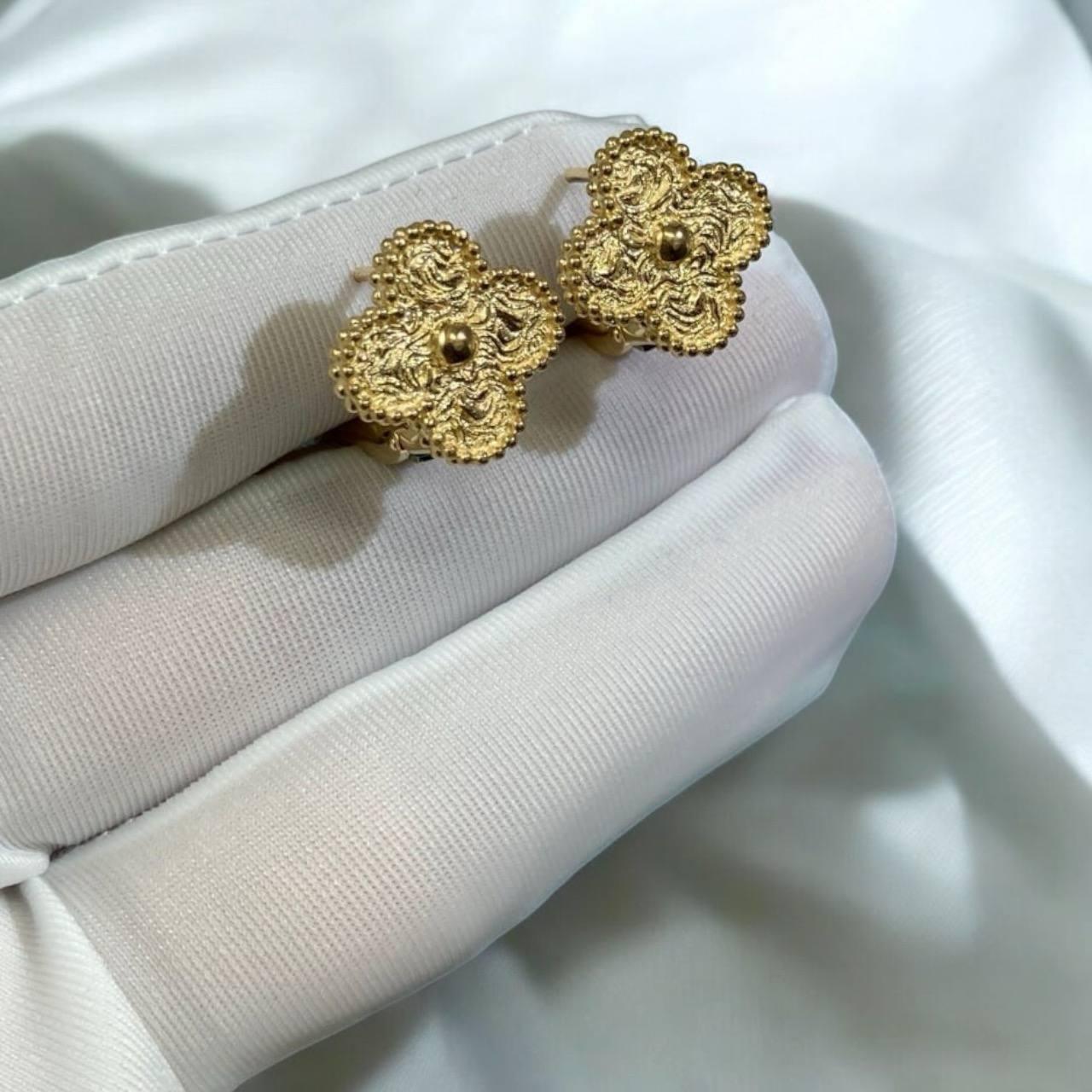 VCA Küpeler 18 Ayar Altın - Glimmer of Luxury