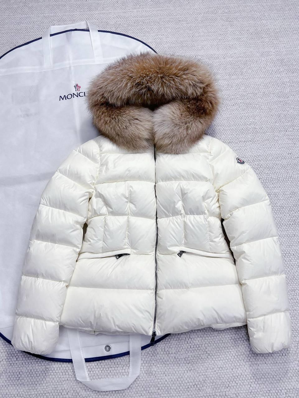 Moncler Koyun Postu Kapşonlu Boed Kısa Şişme Mont - Glimmer of Luxury
