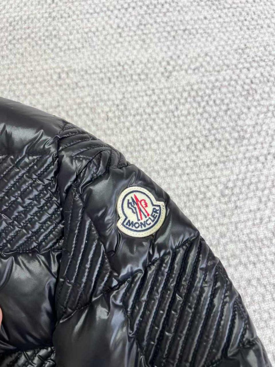 Moncler Ancy Mont - Glimmer of Luxury