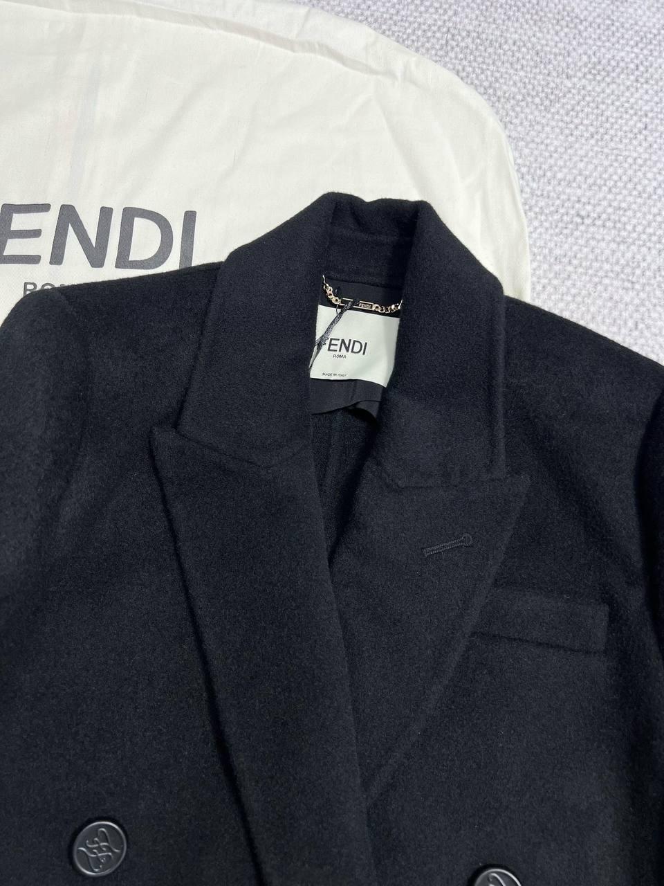 FENDI FF Cepli Kürk Manto - Glimmer of Luxury