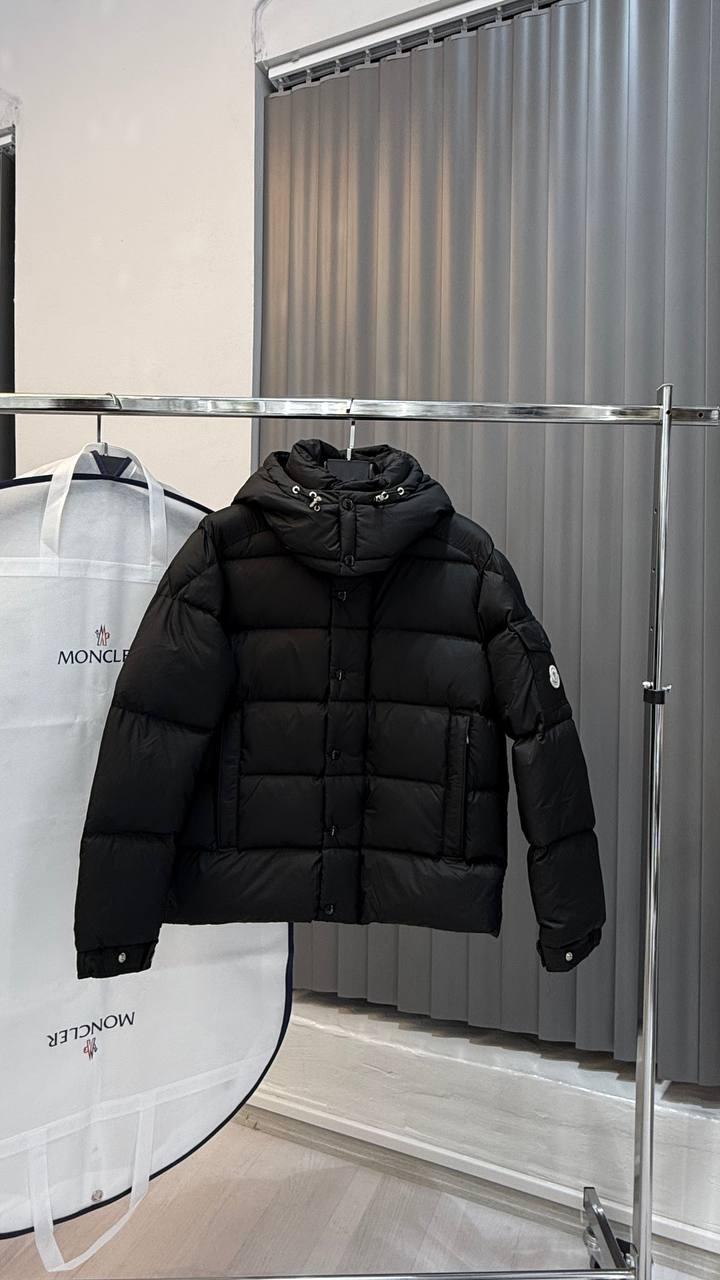 Moncler Kaz Tüyü Dolgulu Erkek Montu - Glimmer of Luxury