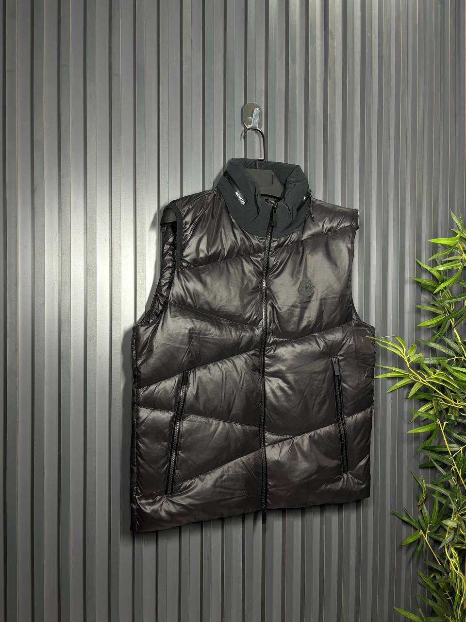 Moncler Kaz Tüyü Dolgulu Desenli Yelek - Glimmer of Luxury