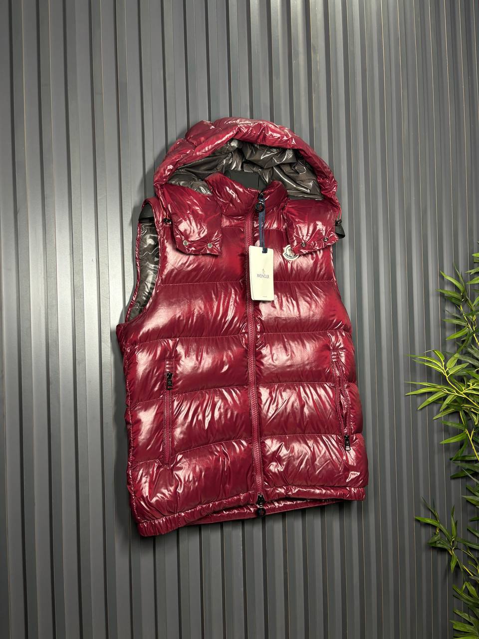 Moncler Kaz Tüyü Dolgulu Yelek - Glimmer of Luxury