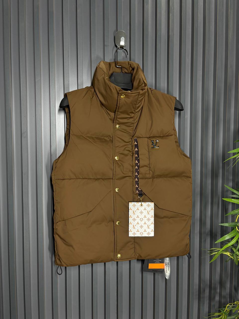 LV Kaz Tüyü Dolgulu Yelek - Glimmer of Luxury