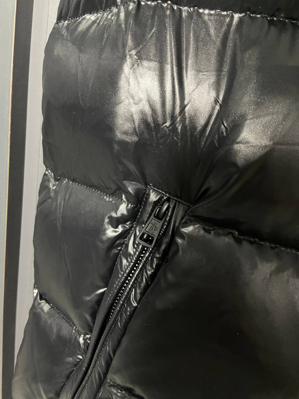 Moncler Kaz Tüyü Dolgulu Yelek - Glimmer of Luxury