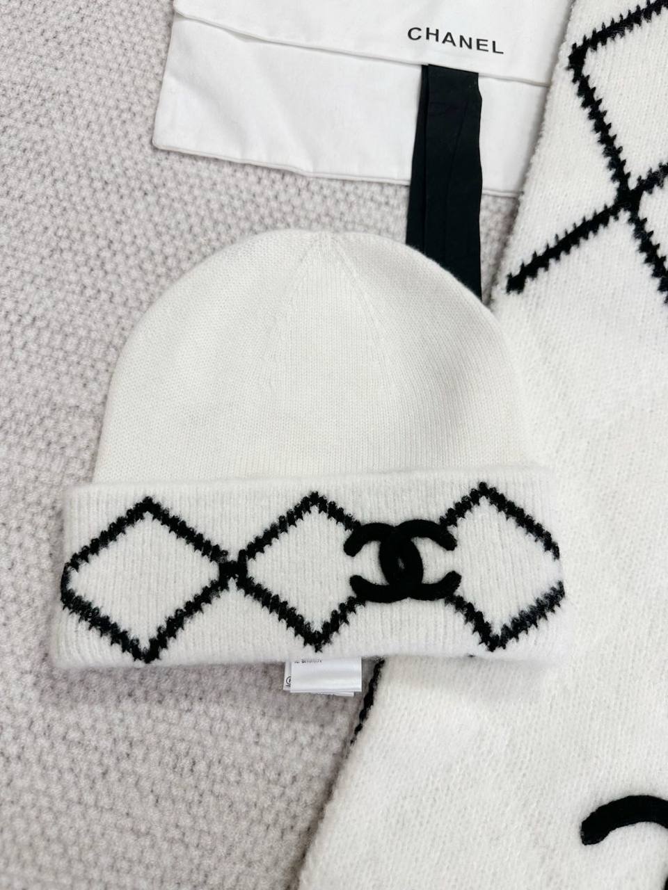 Chanel 25 Atkı