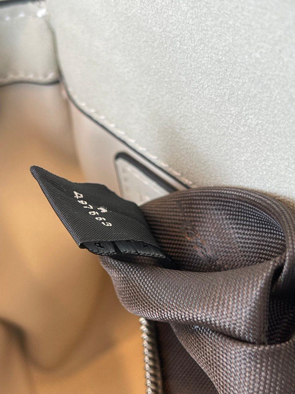 Fendi Baget Kristal FF motifli Gümüş Deri Çanta - Glimmer of Luxury