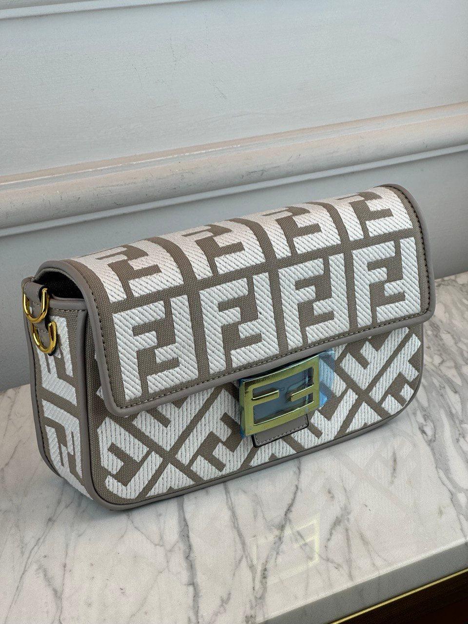 Fendi Baget Re-Edition Çanta Bej Kanvas - Glimmer of Luxury