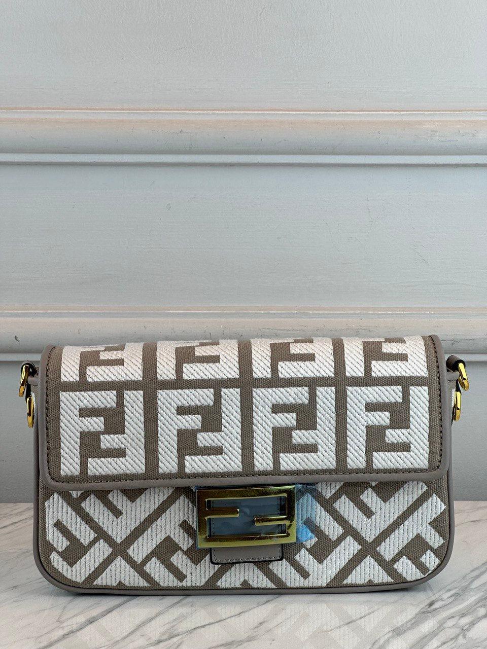 Fendi Baget Re-Edition Çanta Bej Kanvas - Glimmer of Luxury