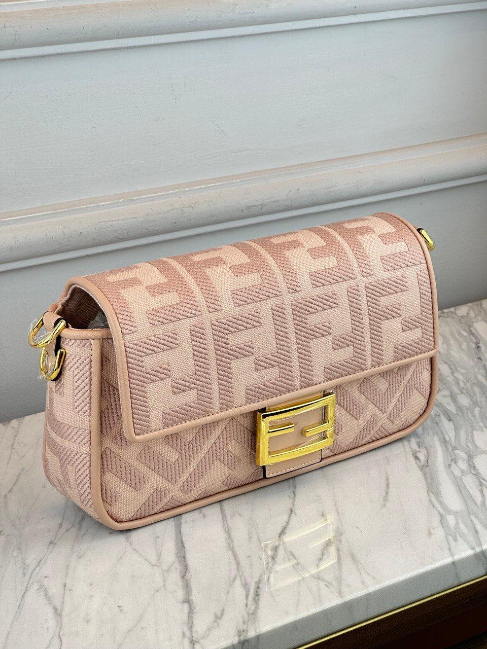 Fendi Baget Re-Edition Çanta Pembe Kanvas - Glimmer of Luxury