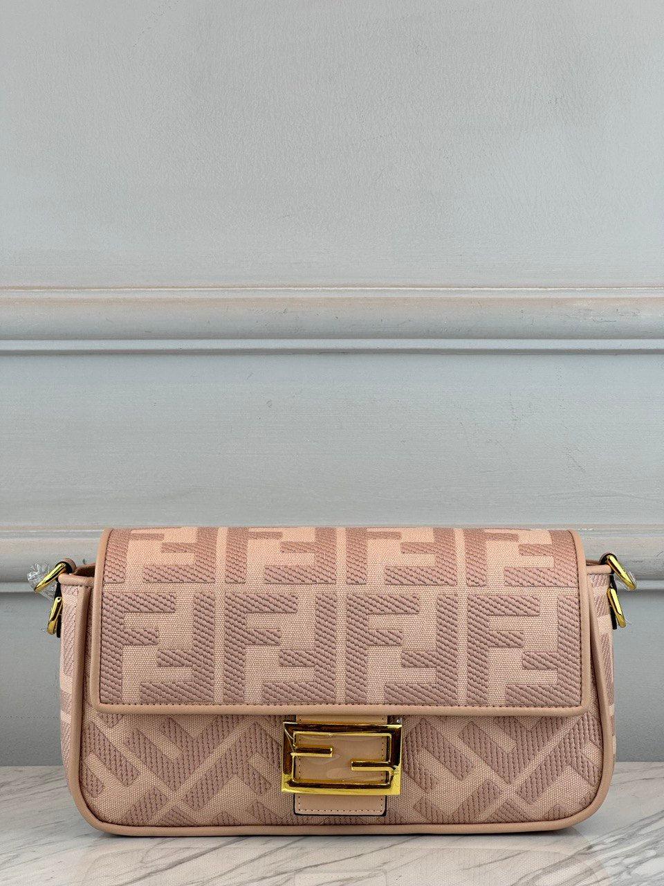 Fendi Baget Re-Edition Çanta Pembe Kanvas - Glimmer of Luxury