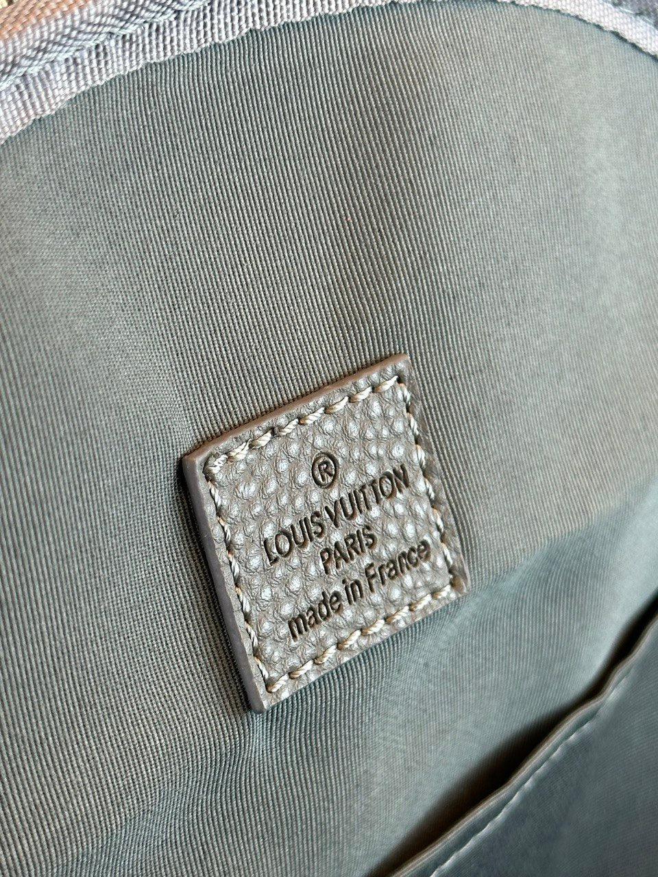 Louis Vuitton FW22 Gri Taurillon Monogram Tırmanma Elips Sırt Çantası - Glimmer of Luxury