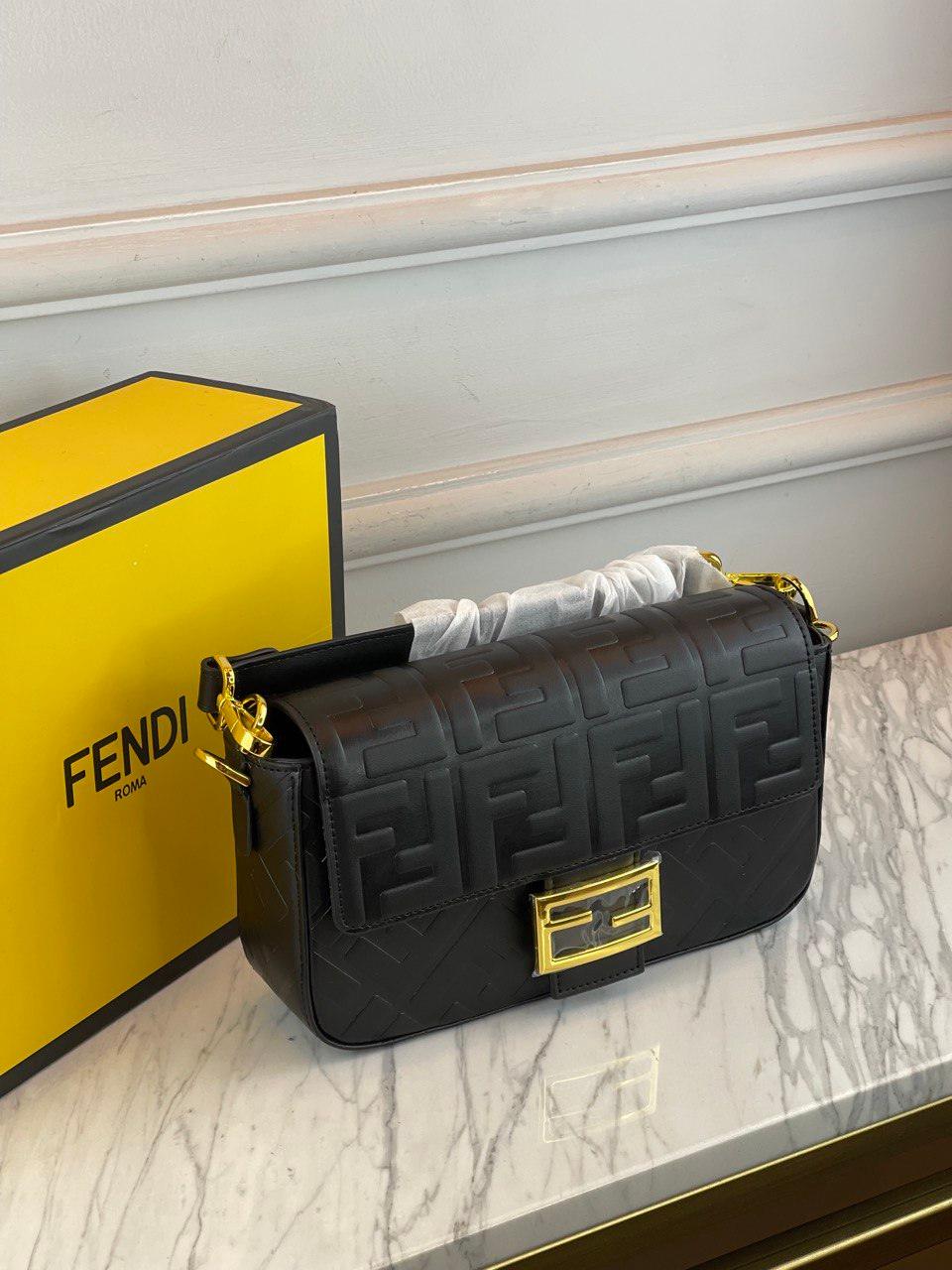 Fendi Baget FF Motifli Siyah Napa Deri Çanta - Glimmer of Luxury