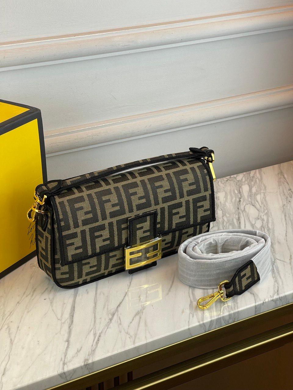 Fendi Baget Kahverengi FF Jakarlı Kumaş Çanta - Glimmer of Luxury
