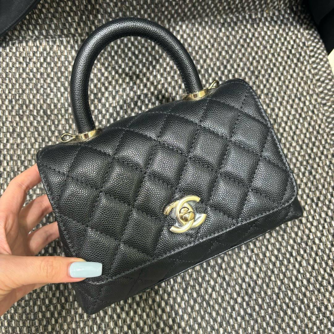 Chanel Küçük 24cm Coco Saplı Kapak Siyah Havyar LGHW - Glimmer of Luxury