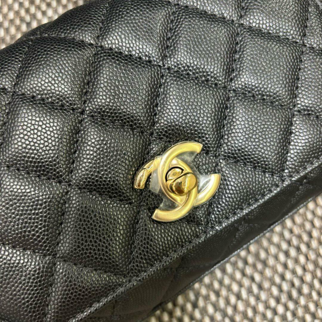 Chanel Küçük 24cm Coco Saplı Kapak Siyah Havyar LGHW - Glimmer of Luxury