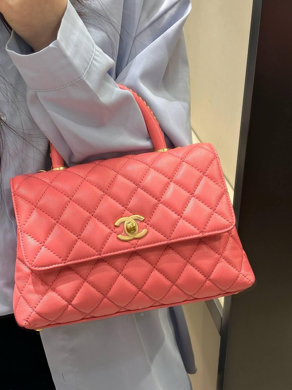 Chanel Küçük 24cm Coco Saplı Kapak Pembe Havyar Deri Çanta - Glimmer of Luxury