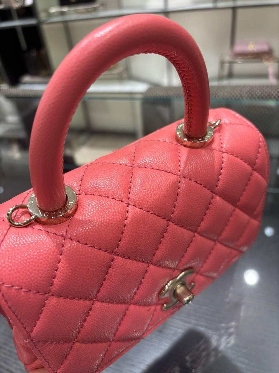 Chanel Küçük 24cm Coco Saplı Kapak Pembe Havyar Deri Çanta - Glimmer of Luxury
