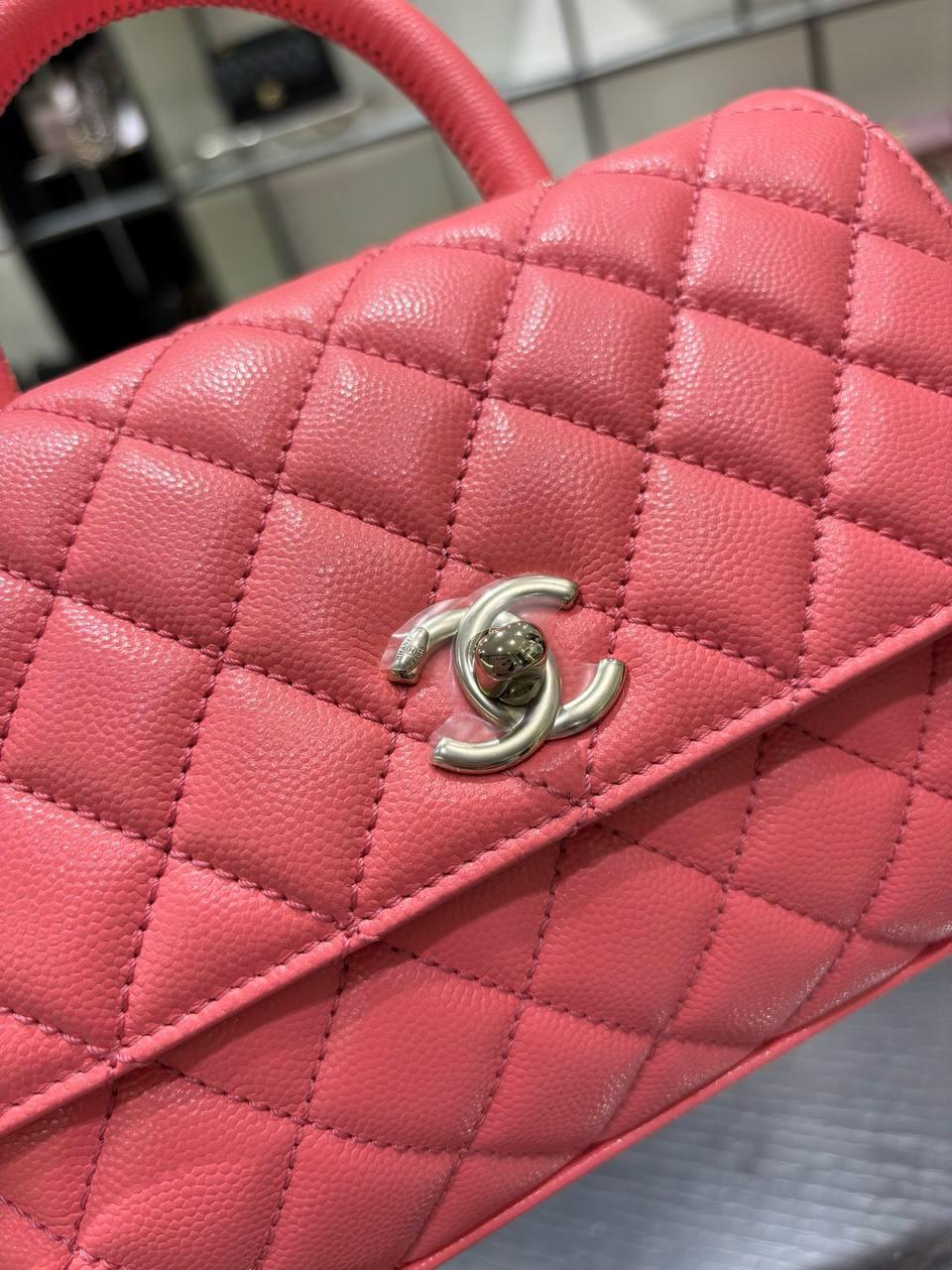 Chanel Küçük 24cm Coco Saplı Kapak Pembe Havyar Deri Çanta - Glimmer of Luxury
