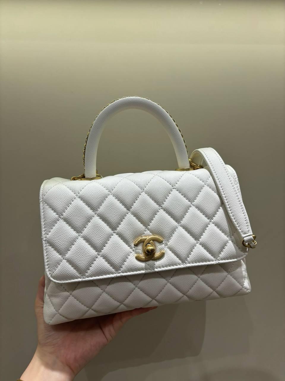 Chanel Küçük 24cm Coco Saplı Kapak Beyaz Havyar Deri Çanta - Glimmer of Luxury