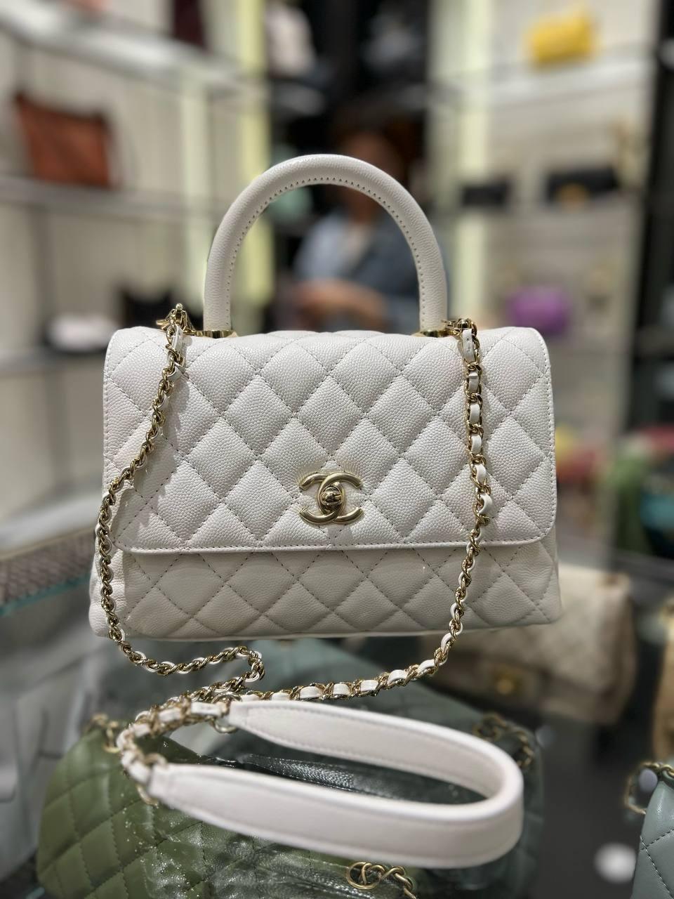 Chanel Küçük 24cm Coco Saplı Kapak Beyaz Havyar Deri Çanta - Glimmer of Luxury