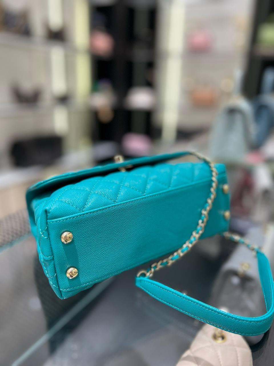 Chanel Küçük 24cm Coco Saplı Kapak Denizkızı Mavisi Havyar Deri Çanta - Glimmer of Luxury