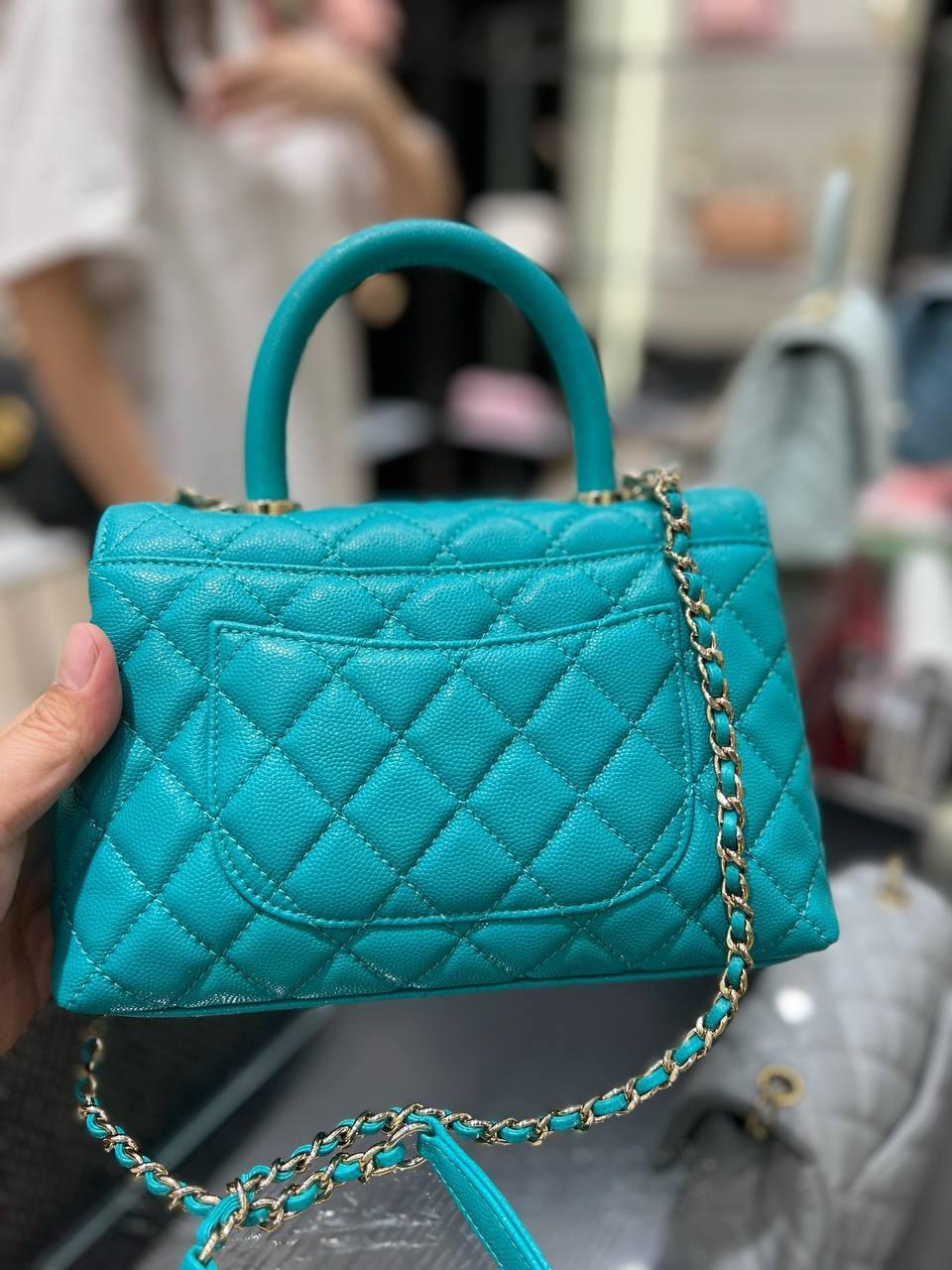 Chanel Küçük 24cm Coco Saplı Kapak Denizkızı Mavisi Havyar Deri Çanta - Glimmer of Luxury