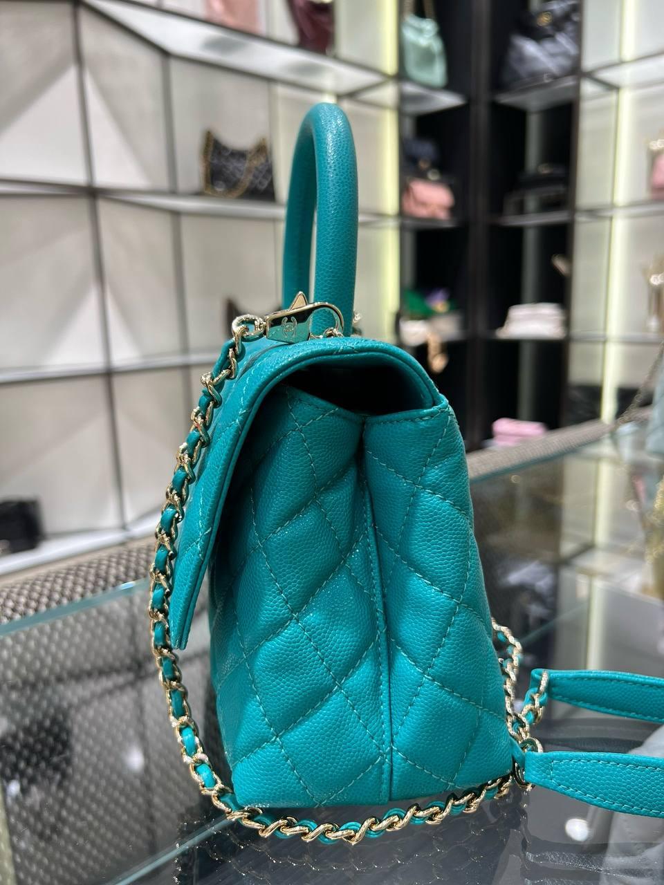 Chanel Küçük 24cm Coco Saplı Kapak Denizkızı Mavisi Havyar Deri Çanta - Glimmer of Luxury