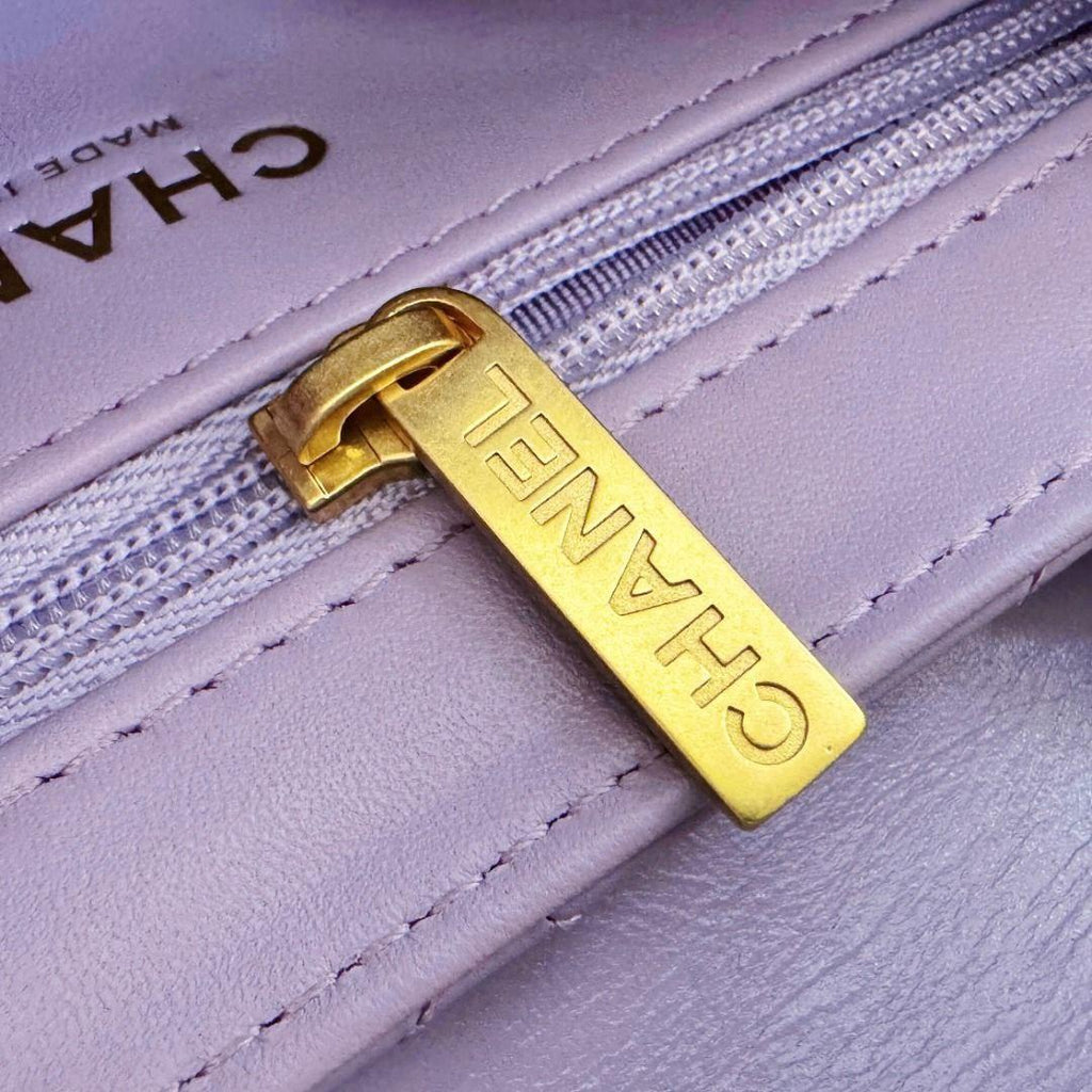 Chanel Kelly Alışveriş Çantası Parlak Eskitme Dana Derisi ve Altın Donanım Lila (Mini) - Glimmer of Luxury