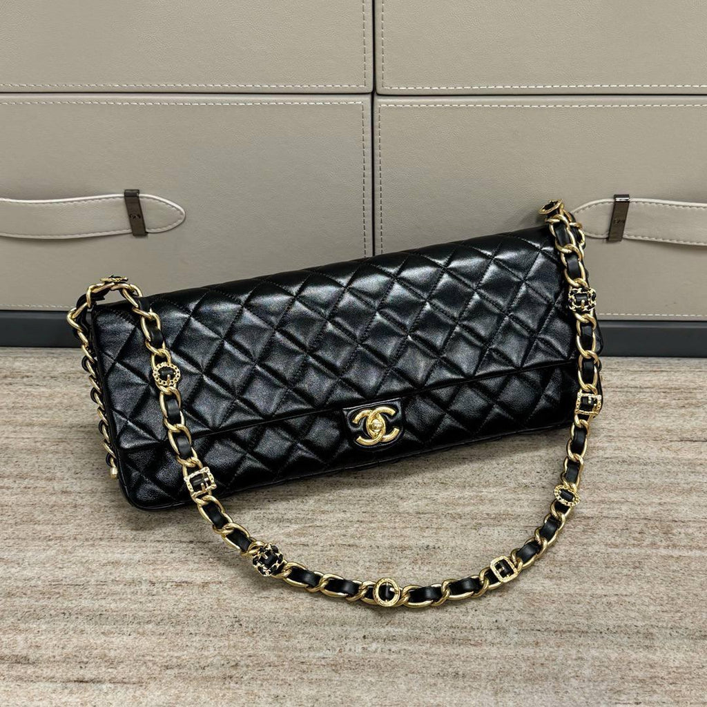 Chanel Maksi Clutch - Glimmer of Luxury
