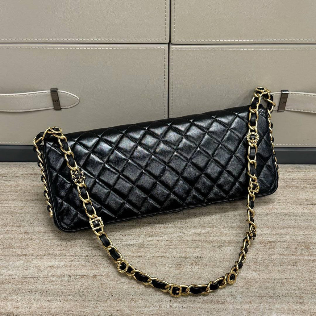 Chanel Maksi Clutch - Glimmer of Luxury