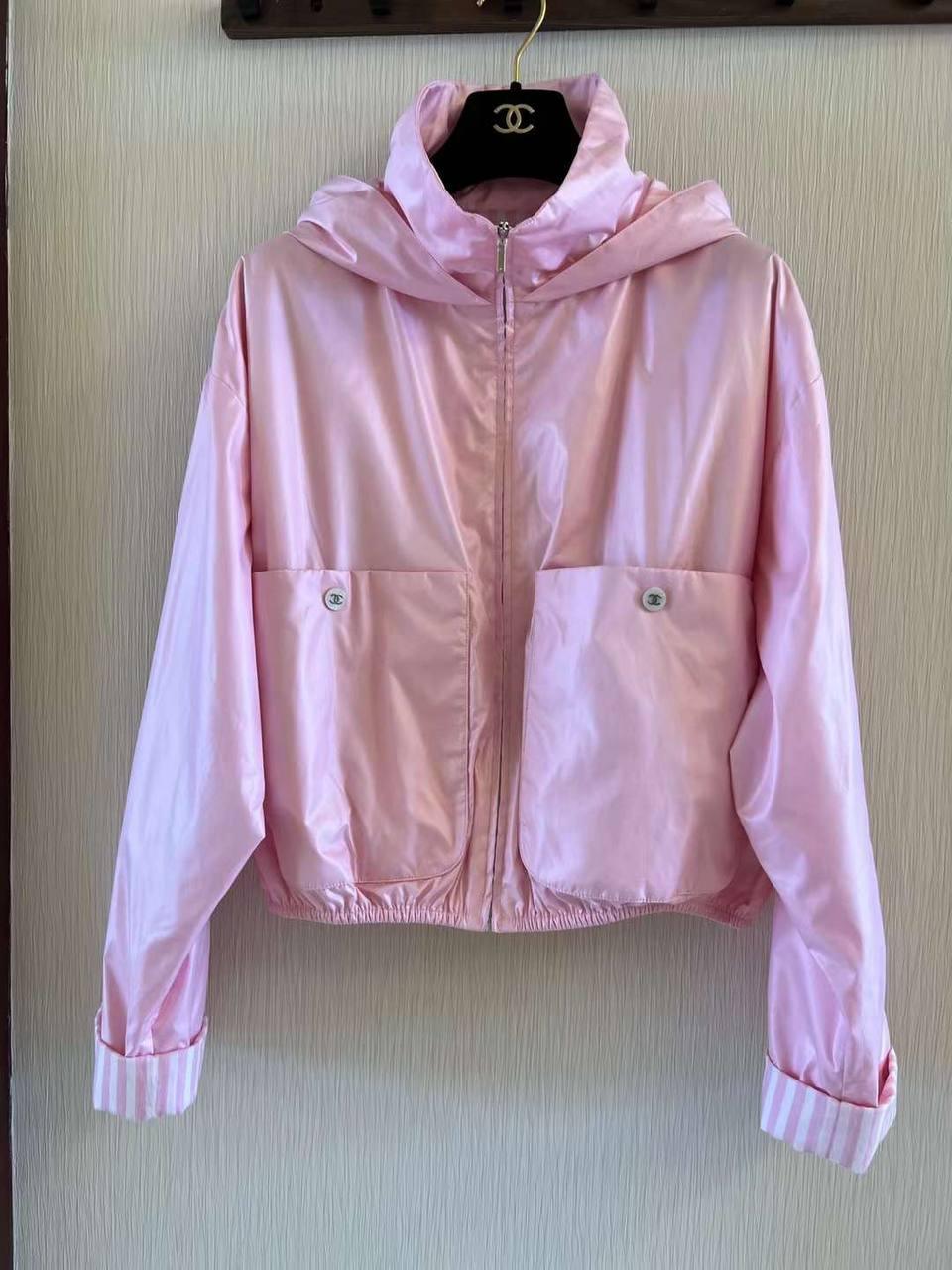 Chanel 2024 Parka Mont Pembe - Glimmer of Luxury
